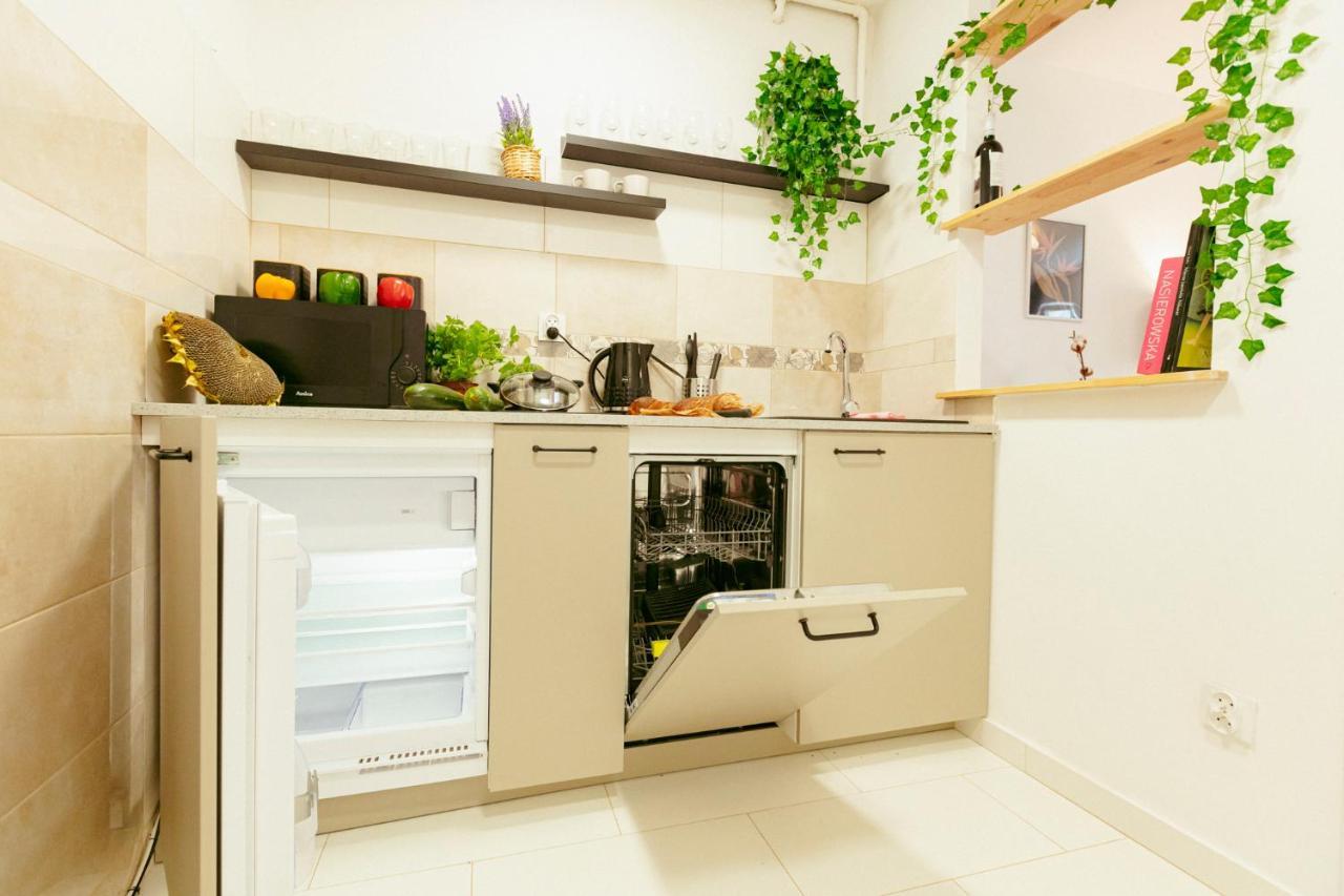 Chmielna - 250M Od Zlotych Tarasow, 350M Od Dworca Centralnego - Wifi - Smart Tv 55 Cali - Better Rental Warschau Exterior foto