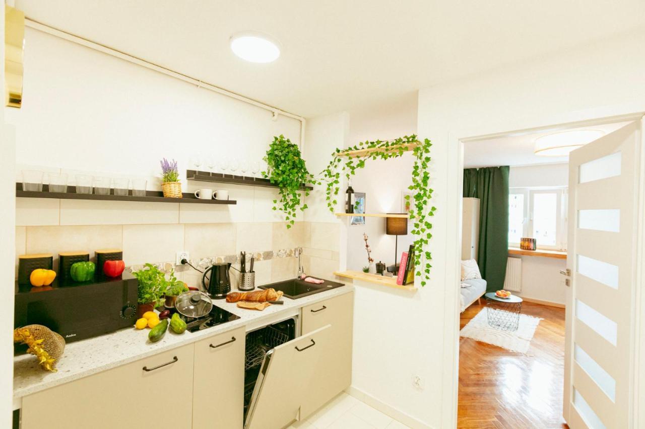 Chmielna - 250M Od Zlotych Tarasow, 350M Od Dworca Centralnego - Wifi - Smart Tv 55 Cali - Better Rental Warschau Exterior foto