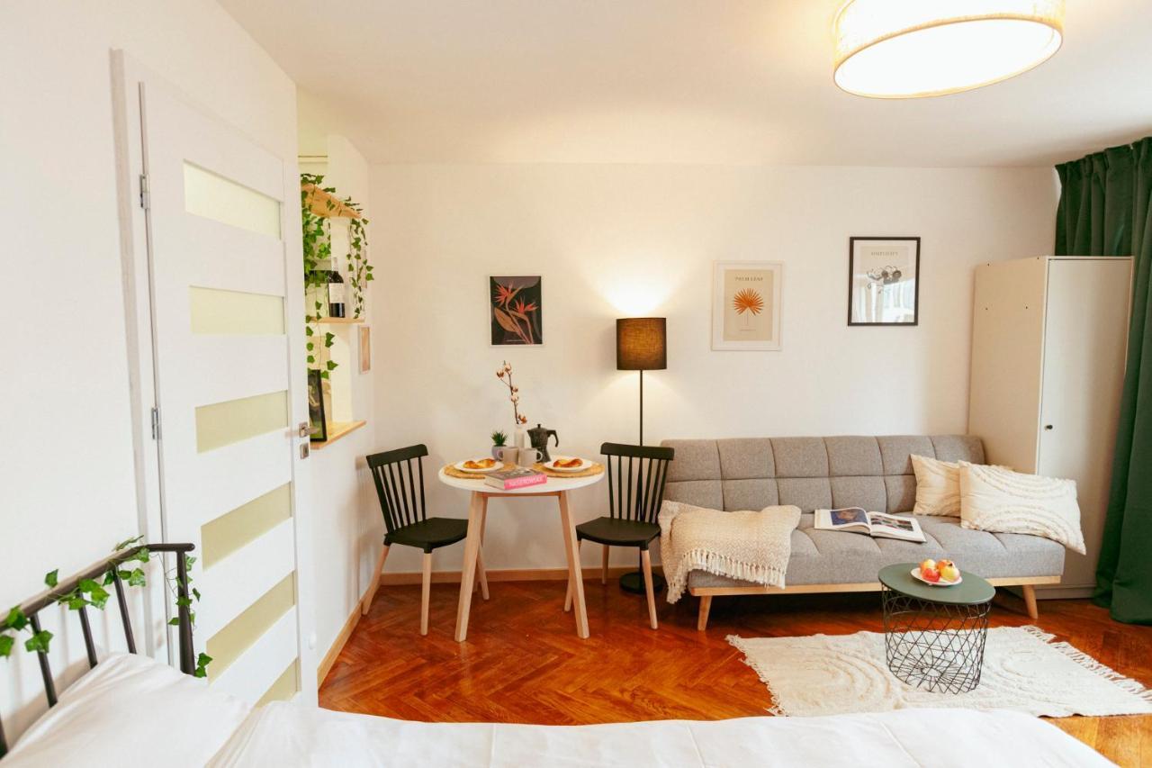 Chmielna - 250M Od Zlotych Tarasow, 350M Od Dworca Centralnego - Wifi - Smart Tv 55 Cali - Better Rental Warschau Exterior foto